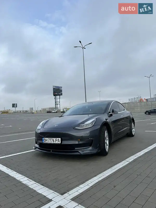 Tesla Model 3 2018