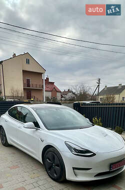 Седан Tesla Model 3 2019 в Львове