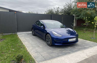 Седан Tesla Model 3 2021 в Киеве