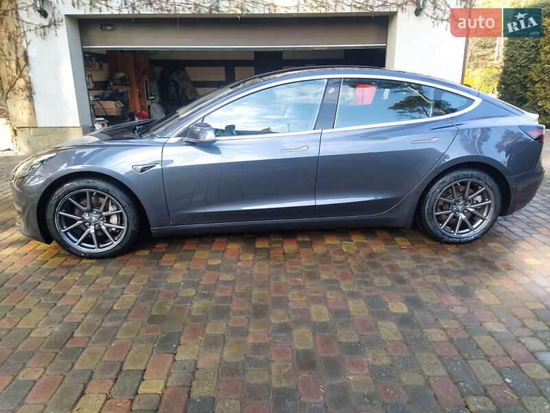 Седан Tesla Model 3 2018 в Львове фото 10 Седан Tesla Model 3 2018 в Львове