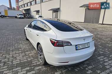 Седан Tesla Model 3 2021 в Львові