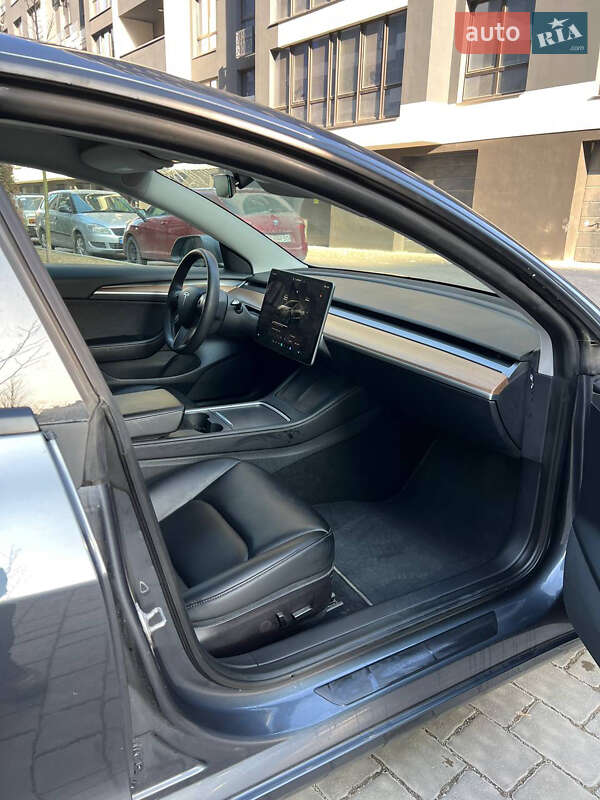 Седан Tesla Model 3 2022 в Ивано-Франковске