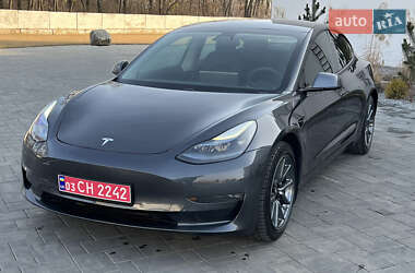 Седан Tesla Model 3 2021 в Луцке