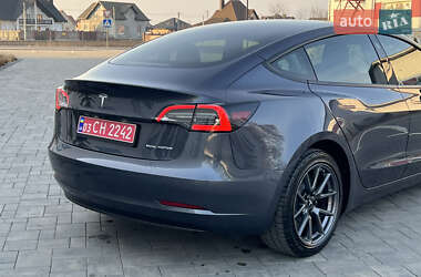 Седан Tesla Model 3 2021 в Луцке