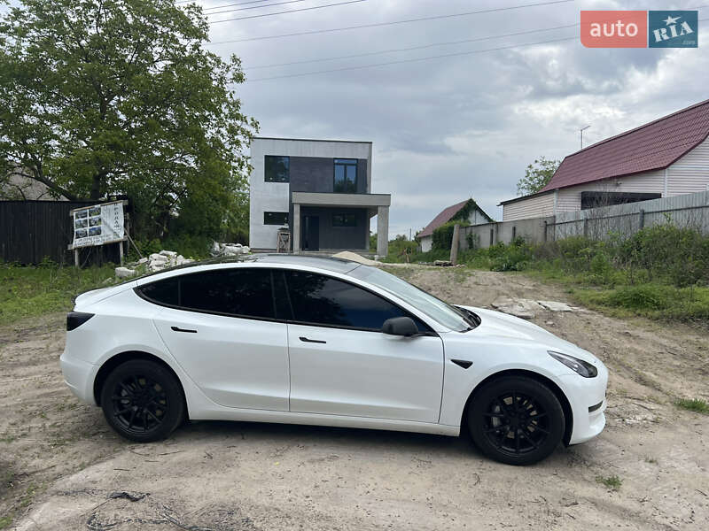 Седан Tesla Model 3 2021 в Києві