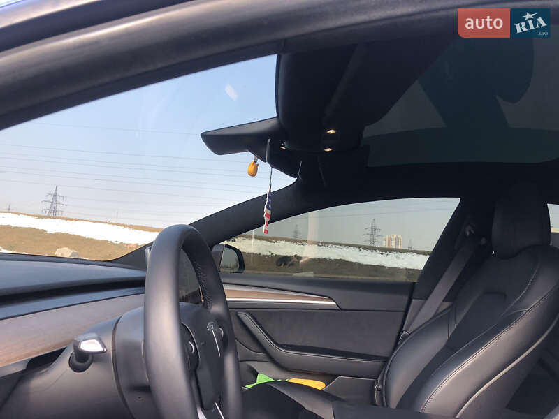 Седан Tesla Model 3 2021 в Дніпрі