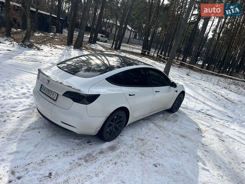 Седан Tesla Model 3 2021 в Києві