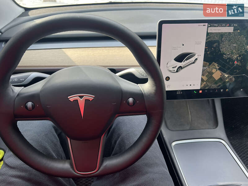 Седан Tesla Model 3 2021 в Києві