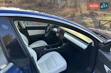Седан Tesla Model 3 2019 в Львове