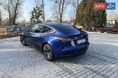 Седан Tesla Model 3 2019 в Львове