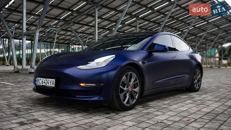 Седан Tesla Model 3 2018 в Львові
