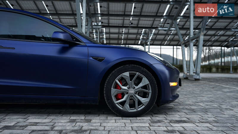 Седан Tesla Model 3 2018 в Львові