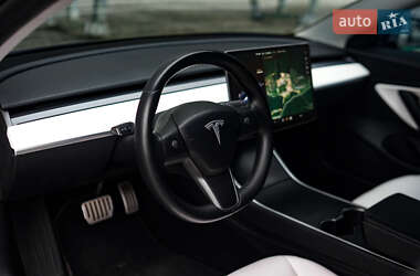 Седан Tesla Model 3 2018 в 