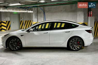 Седан Tesla Model 3 2021 в Киеве