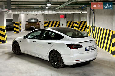 Седан Tesla Model 3 2021 в 