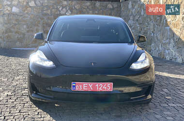 Седан Tesla Model 3 2019 в Ровно