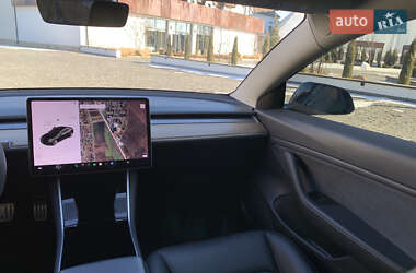 Седан Tesla Model 3 2019 в Ровно