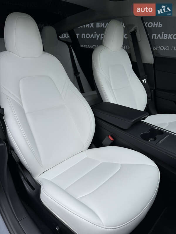 Седан Tesla Model 3 2022 в Києві