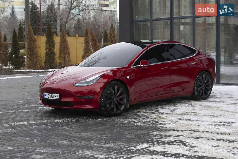 Седан Tesla Model 3 2020 в Києві
