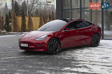 Седан Tesla Model 3 2020 в 