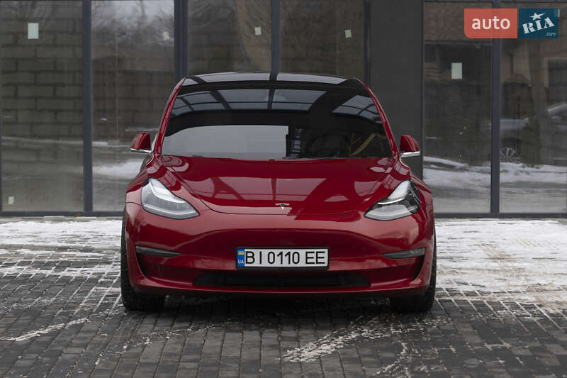 Седан Tesla Model 3 2020 в Києві