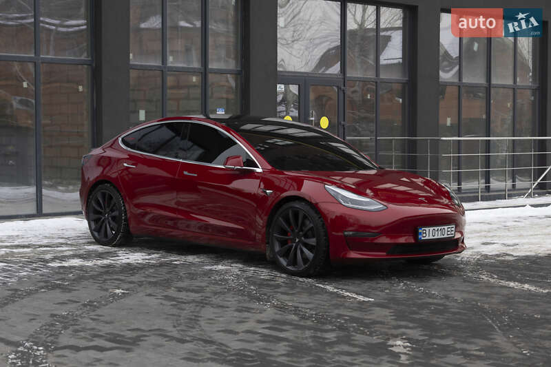 Седан Tesla Model 3 2020 в Києві