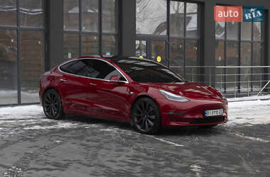 Седан Tesla Model 3 2020 в 