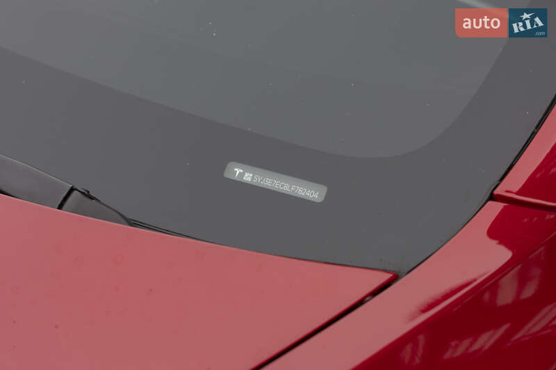 Седан Tesla Model 3 2020 в Києві