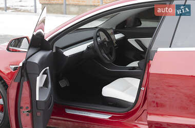 Седан Tesla Model 3 2020 в 