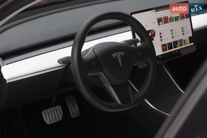Седан Tesla Model 3 2020 в Києві