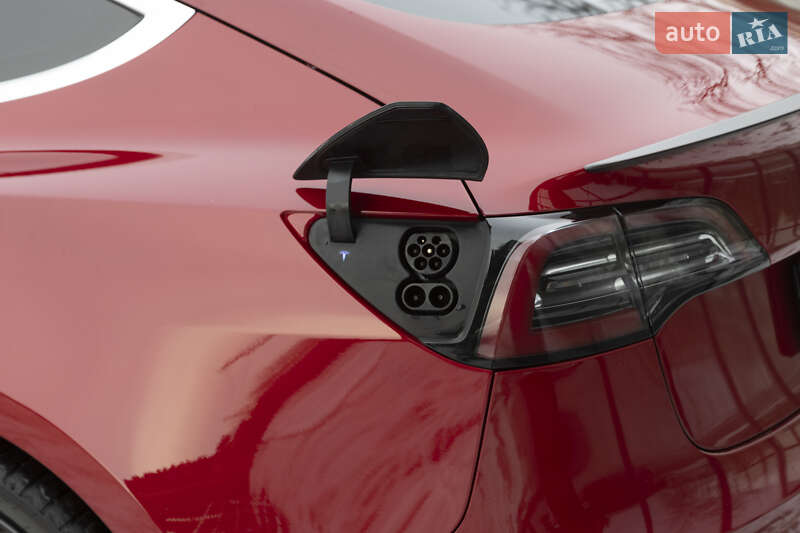 Седан Tesla Model 3 2020 в Києві
