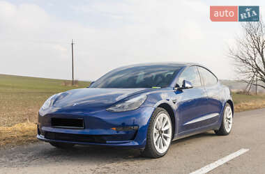 Седан Tesla Model 3 2022 в 