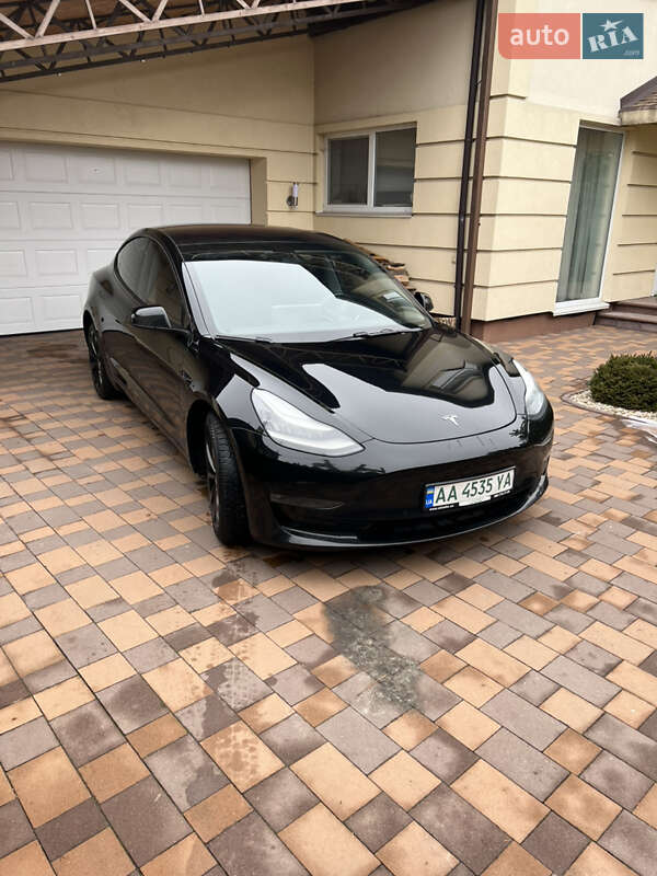 Седан Tesla Model 3 2018 в Киеве