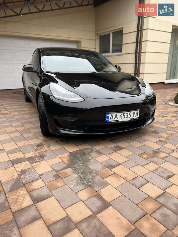 Седан Tesla Model 3 2018 в Киеве