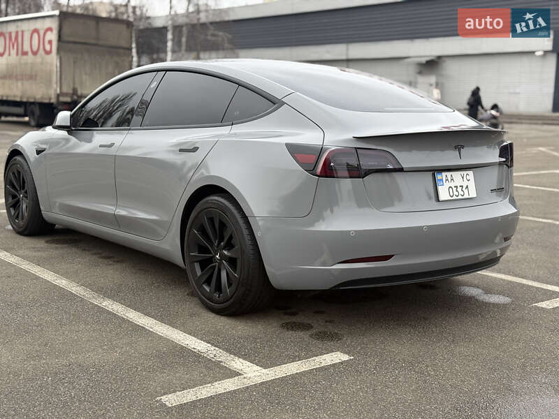 Седан Tesla Model 3 2022 в Киеве