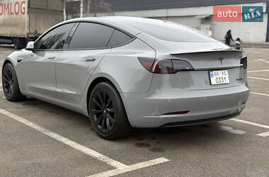 Седан Tesla Model 3 2022 в 
