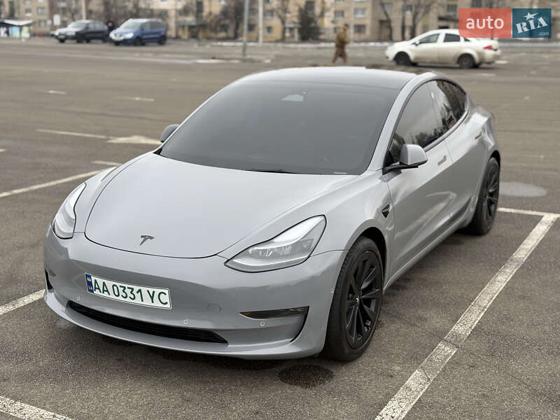 Седан Tesla Model 3 2022 в Киеве
