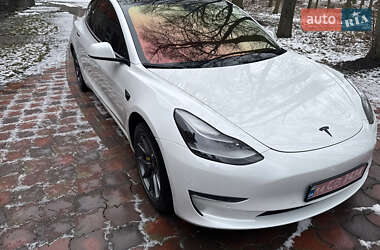 Седан Tesla Model 3 2021 в Киеве