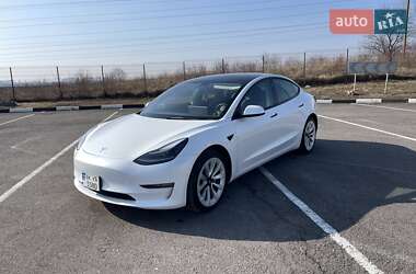 Седан Tesla Model 3 2022 в Ровно