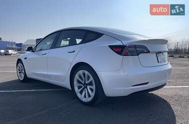 Седан Tesla Model 3 2022 в Ровно