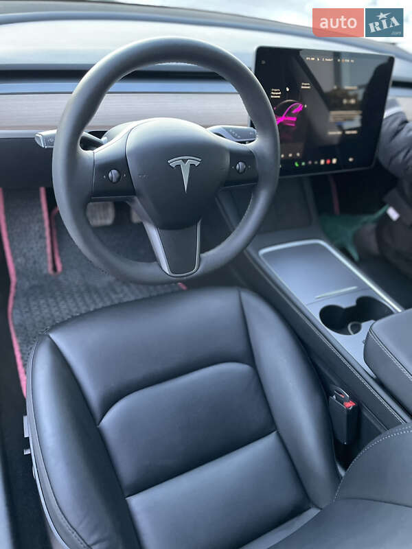 Седан Tesla Model 3 2023 в Тернополе