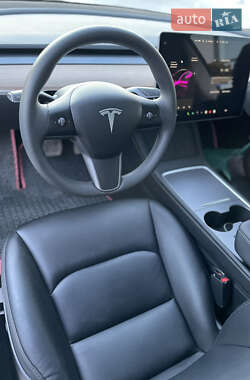 Седан Tesla Model 3 2023 в 