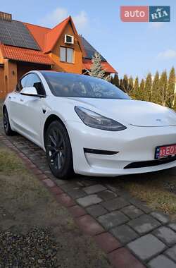 Седан Tesla Model 3 2022 в Луцке