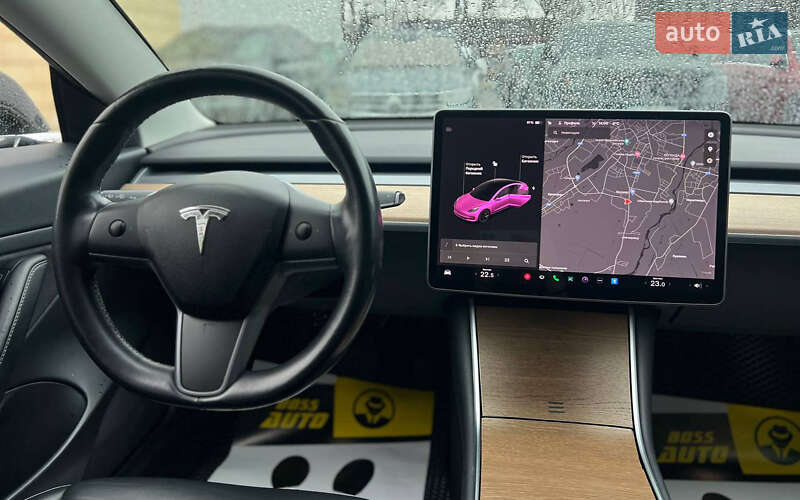 Седан Tesla Model 3 2019 в Івано-Франківську