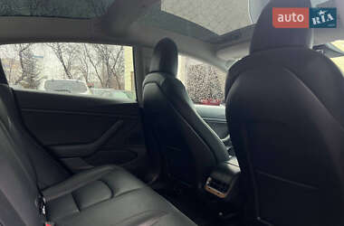 Седан Tesla Model 3 2019 в 
