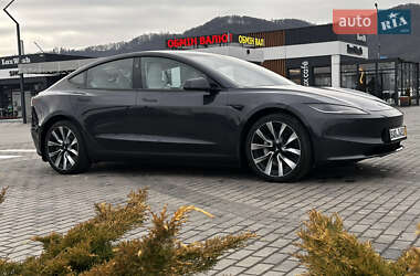 Седан Tesla Model 3 2023 в 