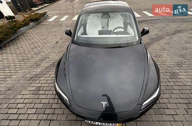 Седан Tesla Model 3 2023 в 