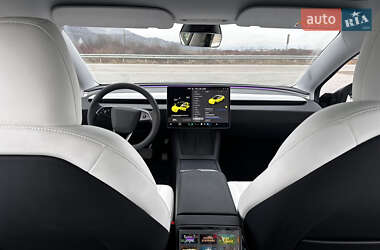 Седан Tesla Model 3 2023 в 