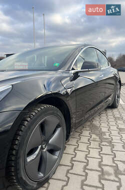 Седан Tesla Model 3 2019 в 