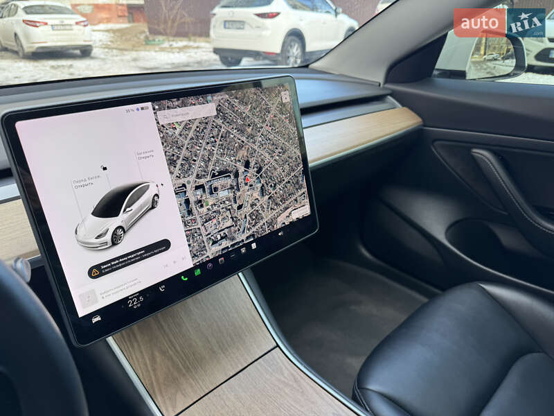 Седан Tesla Model 3 2019 в Чернигове